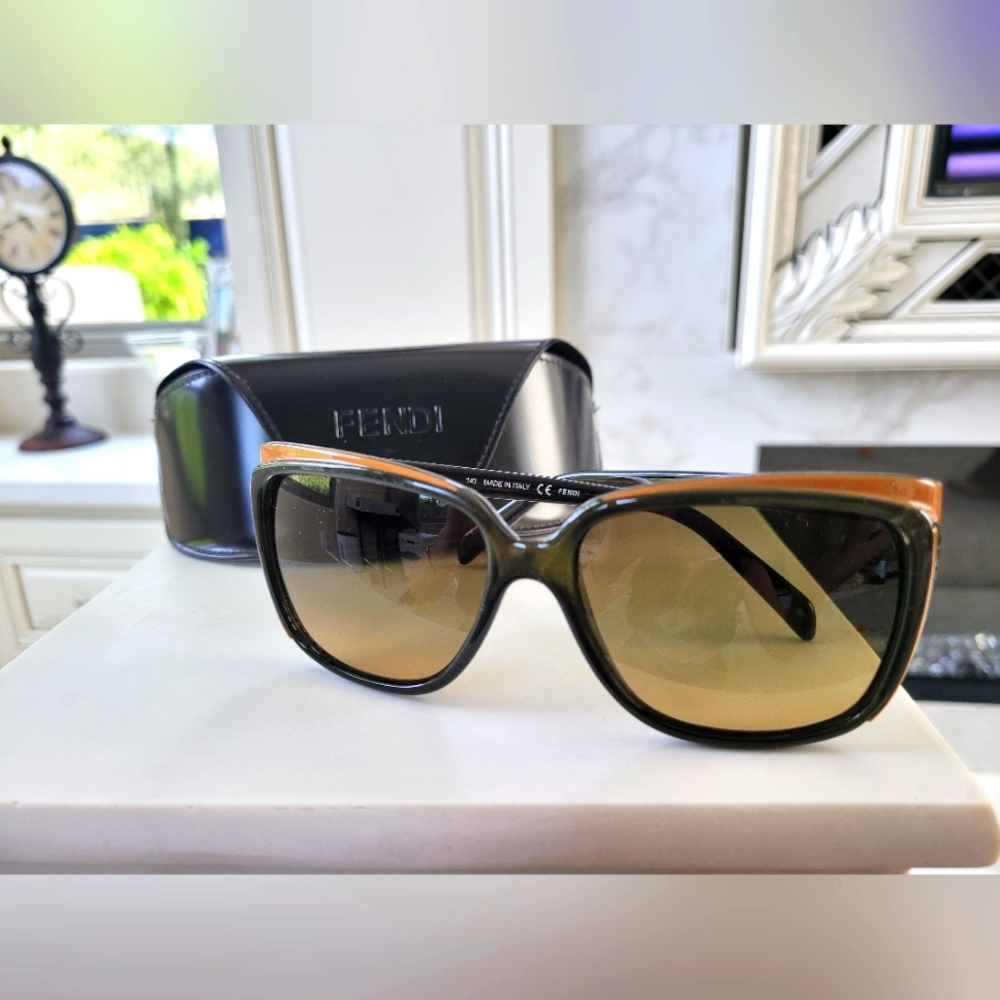 Fendi Deep Green and Brown Havana Wayfarer Sunglasses FS5282, Authentic